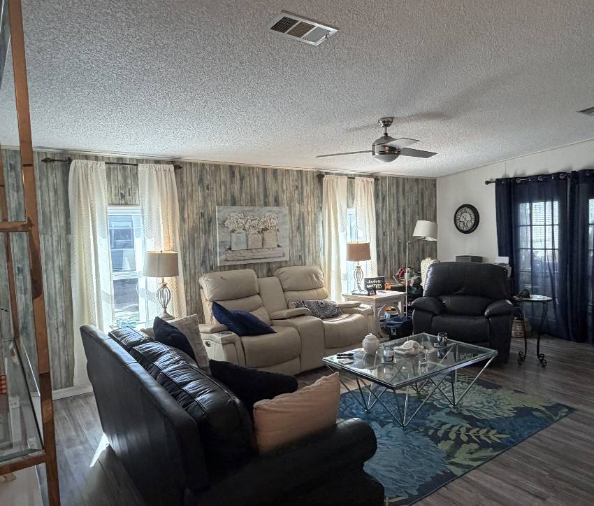 1029 Hook Lane a Winter Haven, FL Mobile or Manufactured Home for Sale